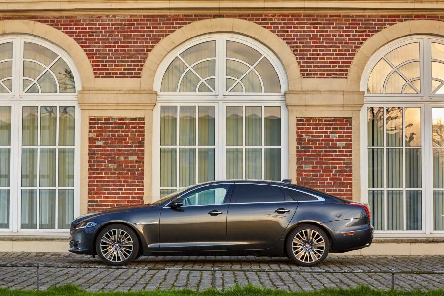  Jaguar XJ L Autobiography 2015 года  (WW) (фото 21 из 23)